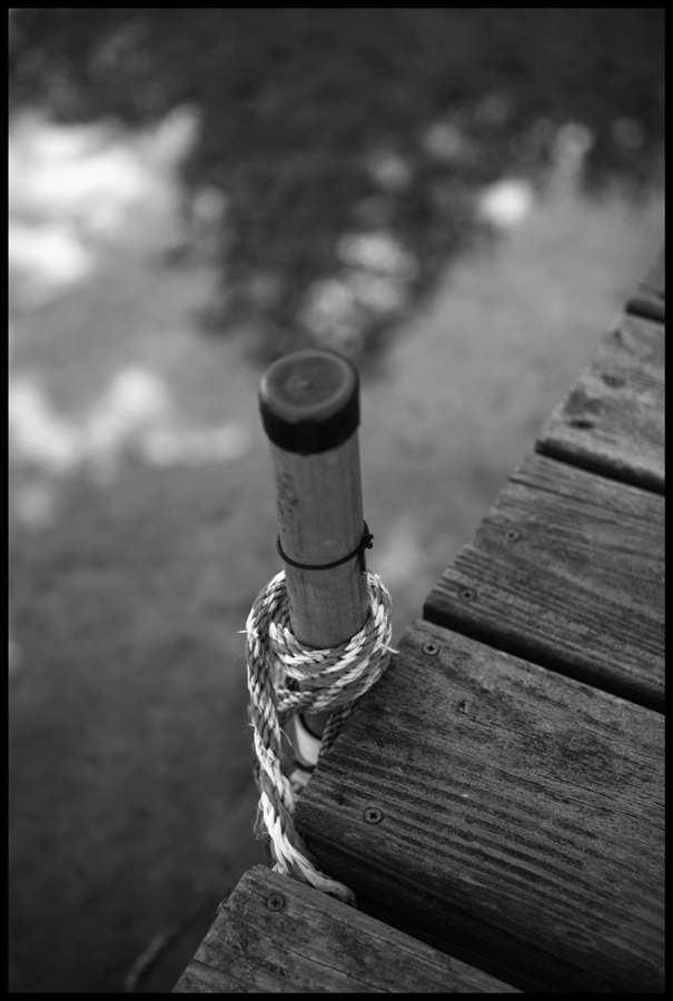 Rope around the pier