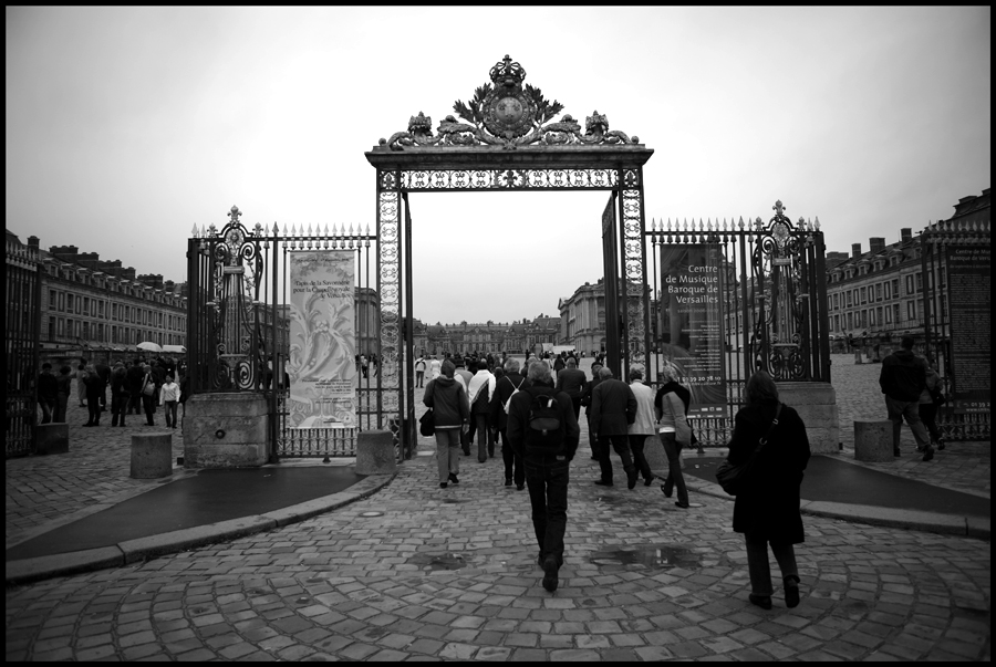 Approaching Versailles